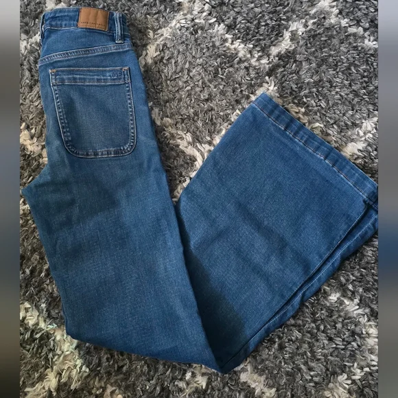 American Eagle Outfitters Blue Flare Jeans - Picture 4 of 5
